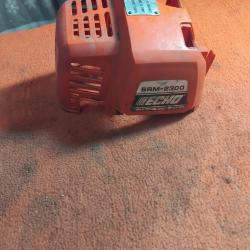 Capot couvercle moteur d&eacute;broussailleuse Echo SRM-2300