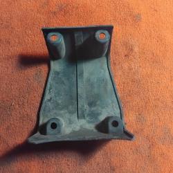 Cache protection r&eacute;servoir d&eacute;broussailleuse Kawasaki TH43