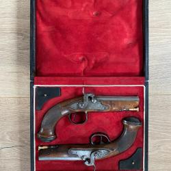 BELLE PAIRE DE PISTOLETS D'OFFICIER &Agrave; SILEX EN COFFRET