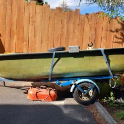 Bateau Tabur II avec moteur et remorque