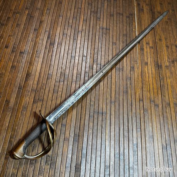 SABRE 1822-83 DE CAVALERIE FRAN�AISE CHATELLERAULT GARDE MATRICUL�E ET POIN�ONN� /2/