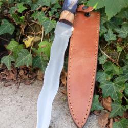Poignard Puukko Couteau Lame Acier Carbone 1055 Kriss Manche 2 Bois Fabric Artisanale Etui Cuir
