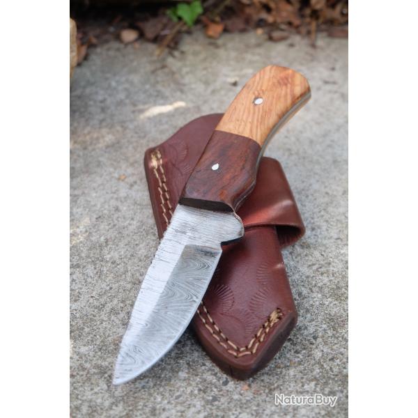 Couteau Skinner Lame Acier Damas 256 Couches Manche 2 Bois Etui Cuir Port Horizon Fabr Artisanale