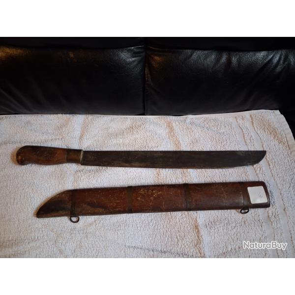 Machette traditionnelle  avec foureau