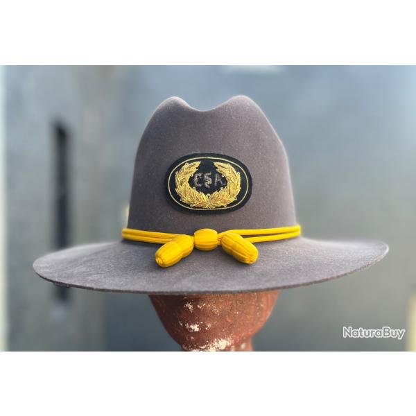 Tr�s joli chapeau made in usa gris avec �cusson brod� CSA confederate state army western