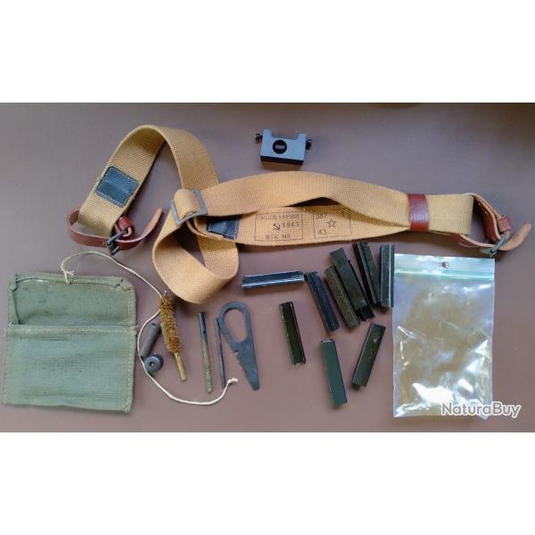 Lot Mosin Nagant  91/30 :Trousse de nettoyage, clips, sangle outils de r�glage
