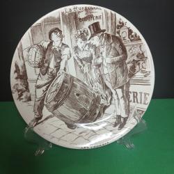 Ancienne assiette  humoristique en fa&iuml;ence de la manufacture de Sarreguemines