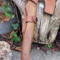 Mini Hache de Viking Ragnar Lothbrok Lame Acier Carbone 1055 Symboles Manche Bois Etui Cuir Artisan