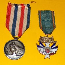 MEDAILLE DES CHEMINOTS DE 1940 ATTRIBUEE  + MEDAILLE ASSOCIATIVE DES CHEMINOTS CHRETIENS   , REPUBLI