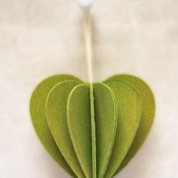 Coeur en bois de bouleau rose rouge vert d&eacute;coration LOVI vert