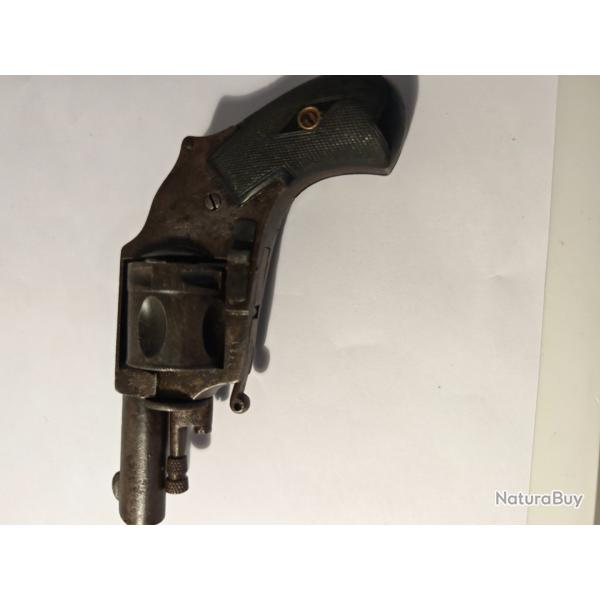 pistolet bulldog poin�on ovale R couronn�