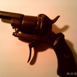 pistolet bulldog poin&ccedil;on R couronn&eacute; avec W etoil&eacute;