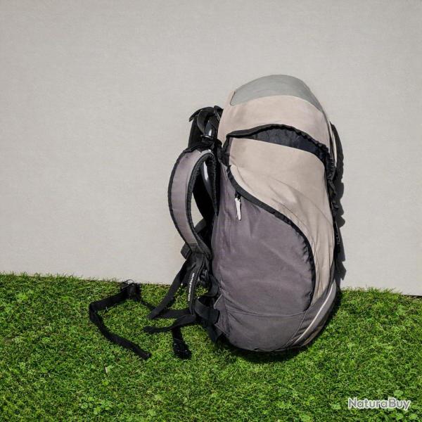 Sac � dos randonn�e Quechua Arpenaz 30L -Bon �tat