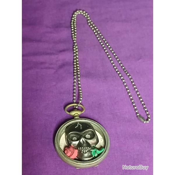 pendentif t�te de mort + chaine bille d acier