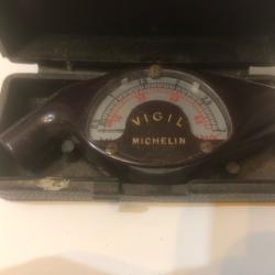 Ancien Testeur de pression Pneus VIGIL MICHELIN