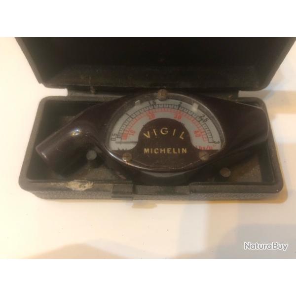 Ancien Testeur de pression Pneus VIGIL MICHELIN