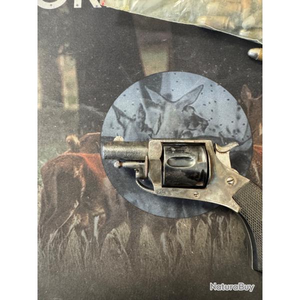 Revolver bulldog velodog double action calibre 7,65 ench�re 1 euros !!