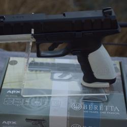 PISTOLET  BERETTA APX  CAL 4,5MM BBS