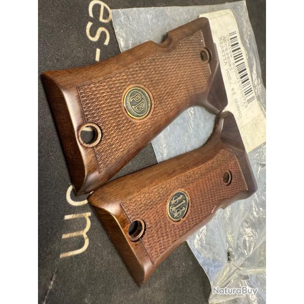 paire de plaquettes bois de luxe pour beretta mod�le 85.