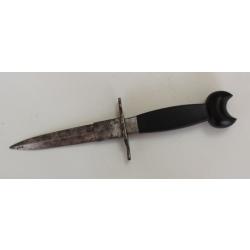 Dague de vertu ancienne ou autre.