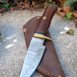 Skinner Couteau Damas Lame 256 Couches Lame Drop Point Manche Bois Marron Fabr Artisanale Etui Cuir
