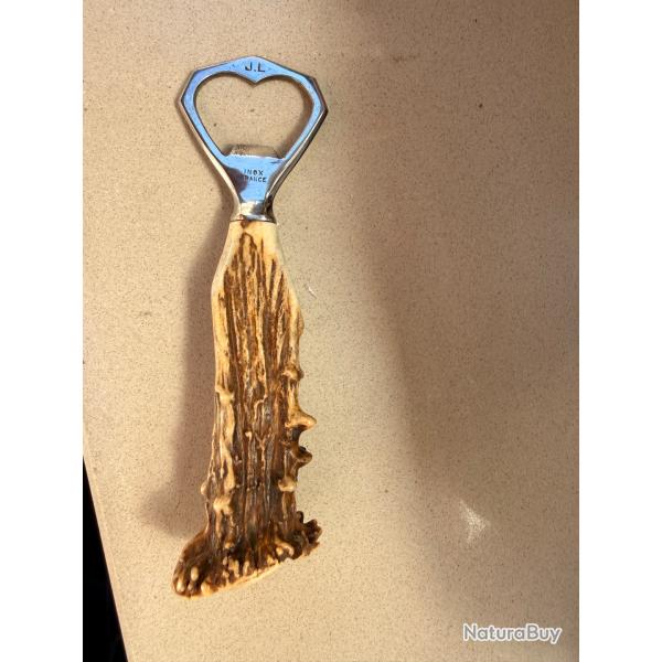 D�capsuleur vintage avec manche en bois de cerf