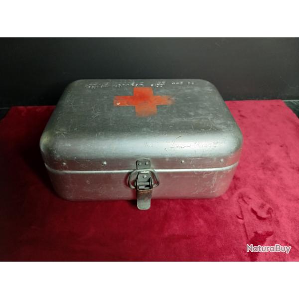Trousse de premiers secours authentique des ann�es 1950