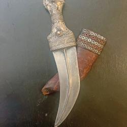ANCIEN ET IMPOSANT POIGNARD JAMBIYA DU YEMEN POUR COLLECTION ASIE, KHANJAR ET FOURREAU