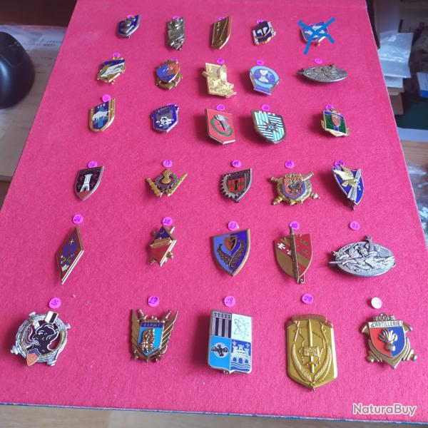 insignes militaire  anciens lot N� 1