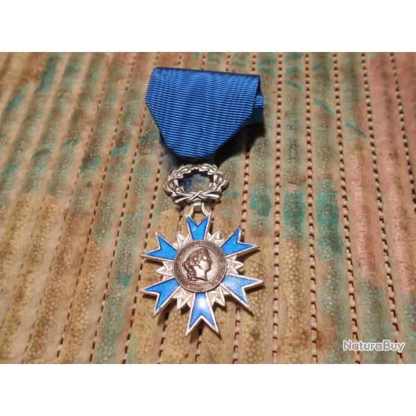 decoration ORDRE NATIONNAL DU  MERITE decembre 1963