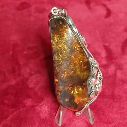 &Eacute;l&eacute;gant pendentif Art nouveau en ambre de la Baltique