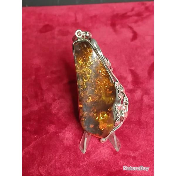 �l�gant pendentif Art nouveau en ambre de la Baltique