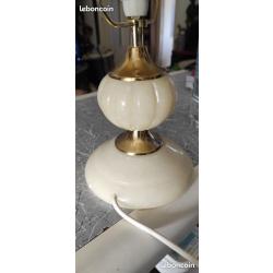 LAMPE EN ALBATRE TRES LOURDE
