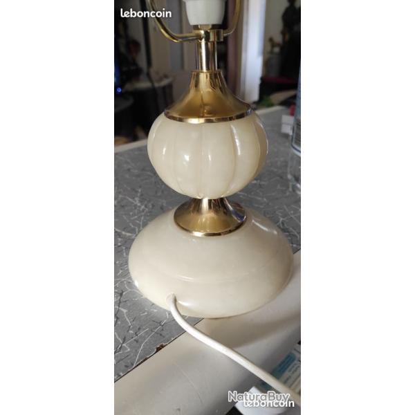 LAMPE EN ALBATRE TRES LOURDE
