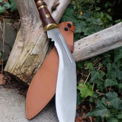 Couteau Kukri Gurkha N&eacute;pal KUKKRI Bushcraft Machette Lame Acier Carbone 1055 Etui Cuir Garde Laiton