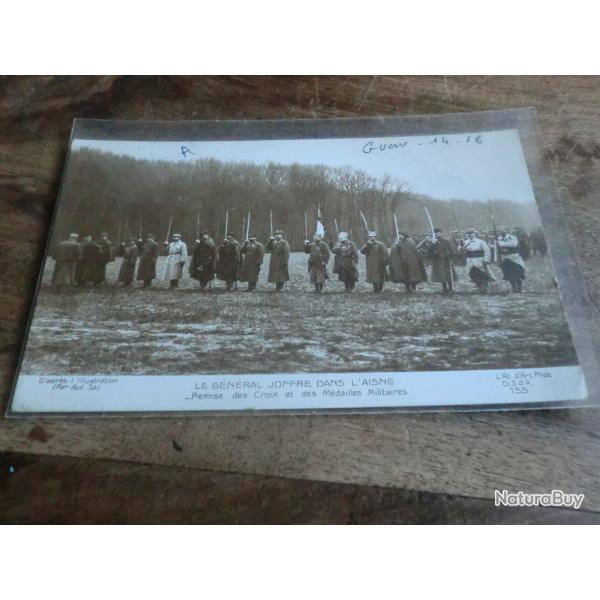 cp le g�n�ral joffre dans l 'aisne remise des m�dailles militaires