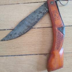 fort couteau pliant en forme de fusil