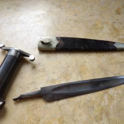 couteau dague avec lame mixte amovible pour fixer sur &eacute;pieu XIX&deg; jamais vu peu courant