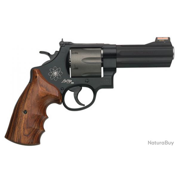 Revolver Smith & Wesson mod�le 329 pd Air Lite canon 4'' calibre 44 Magnum barillet 6 Coups