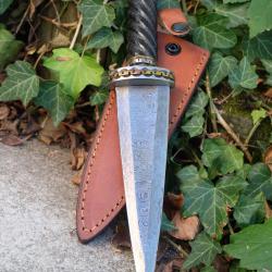 Couteau Scottish Sgian Dubh Lame Dague Damas 256 Couches Manche bois/laiton Etui Cuir