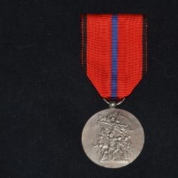 MEDAILLE DE LA SOCIETE DES VOLONTAIRES 1914-1918 & 1939-1945- 2&deg; CLASSE (ARGENT)