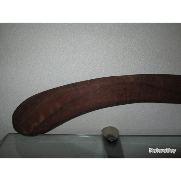 b�ton de chasse arborig�ne d'Australie ancestrale fait en acacia