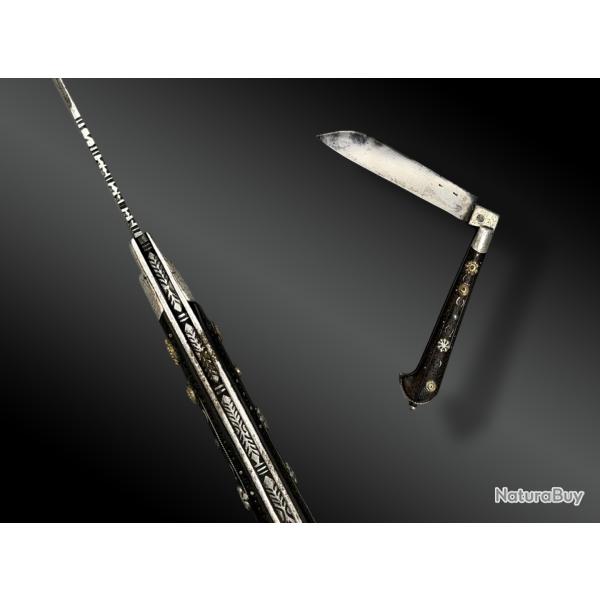 COUTEAU FERMANT � PANS FORC�S, � GARNITURES D'ARGENT