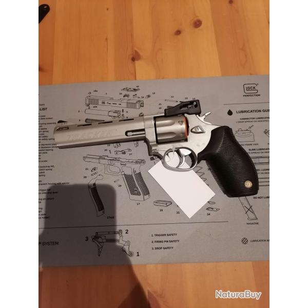 TAURUS MOD 627 �  �TRACKER � � 357 MAGNUM