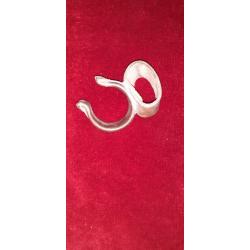 Agrafe pour mousqueton Berthier dite " ESCARGOT  " du C AVALIER  Fran&ccedil;ais . ( collection ) .