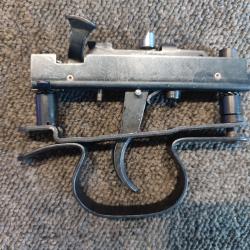 Bloc d&eacute;tente complet avec pontet et entretoise pour carabine semi auto 22Lr KRICO mod&egrave;le 260 300