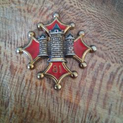 Insigne militaire ancien - 81 - Ch&acirc;teau &agrave; trois tours - &Eacute;maill&eacute;