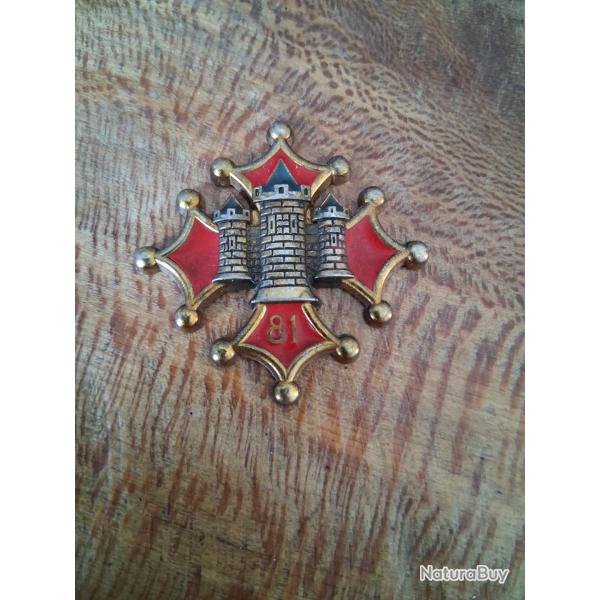 Insigne militaire ancien - 81 - Ch�teau � trois tours - �maill�