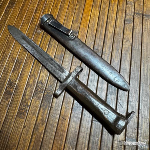 Poignard de tranch�e WW2 sur base Ba�onnette Carcano M38 - Fourreau m�tal & Plaquettes bois
