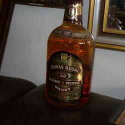 RARE BOUTEILLE DE WHISKY "CHIVAS REGAL" PLUS DE 50 ANS